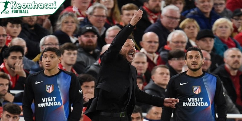 Diego Simeone chỉ trích hành vi thiếu văn minh của CĐV Liverpool sau tấm thẻ đỏ 2 Simeone bị truất quyền chỉ đạo vì phản ứng với CĐV