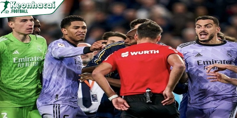 Real Madrid chính thức “kéo” FIFA vào cuộc sau thẻ đỏ tranh cãi của Dean Huijsen 2 Tấm thẻ đỏ của Dean Huijsen: Giọt nước tràn ly với Real Madrid