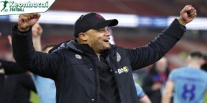 Top Bàn Thắng Ngoại Hạng Anh Đỉnh Nhất Mọi Thời Đại 1 Trung vệ Kompany tung cú sút xa không tưởng đưa bóng vào lưới Leicester