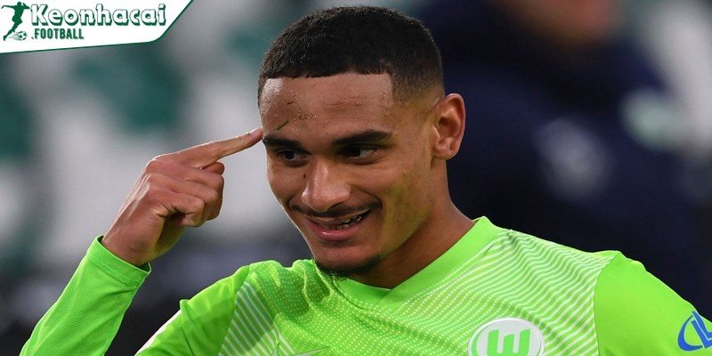 Lacroix - cầu thủ xuất sắc nhất Bundesliga của Wolfsburg