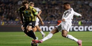 Kylian Mbappe lập hat-trick trước Kairat Almaty nhưng vẫn chưa hài lòng 6 Mbappe: "Tôi chơi vì tập thể, không phải vì hat-trick"