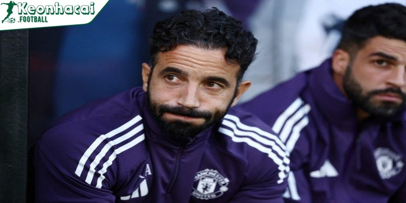 MU bỏ lỡ cơ hội bứt phá, nguy cơ xa rời top đầu